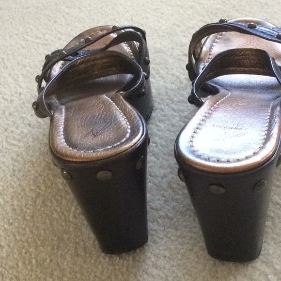 J Vincent Y2K  brown platforms genuine leather 8.5 gold rivets - Picture 4 of 4